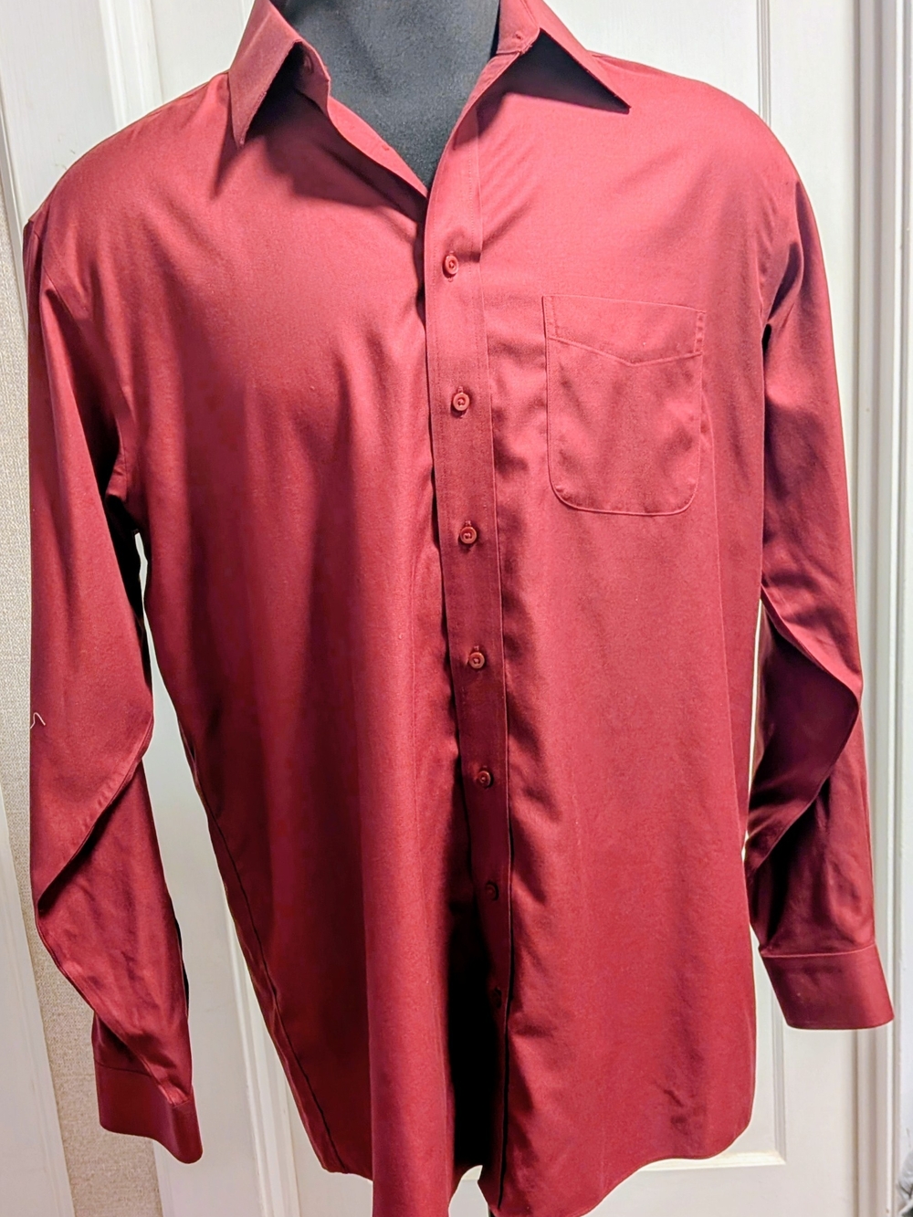 Men's Long-Sleeve Dress Shirt in Wine Burgundy